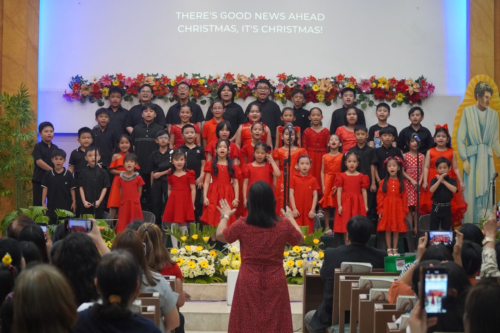 Children and the choir at the Christmas program